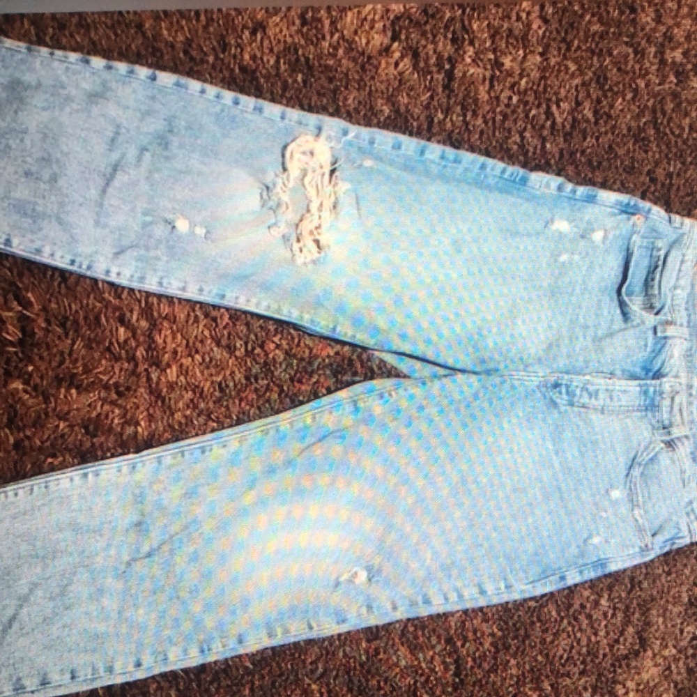Old Navy medium wash distressed ski-Hi straight denim mom jean